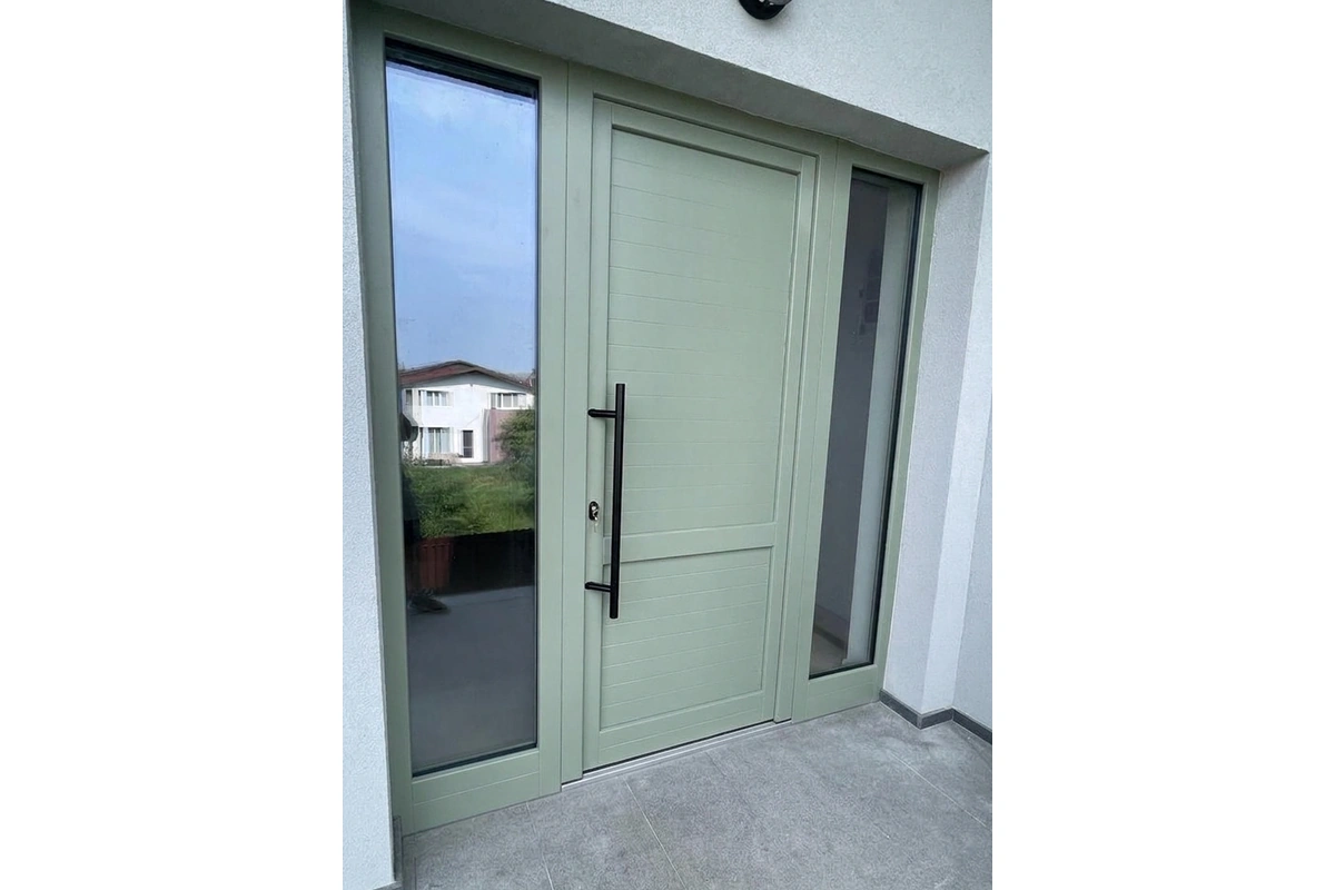 Laminated wood door with horizontal paneling and two side lights